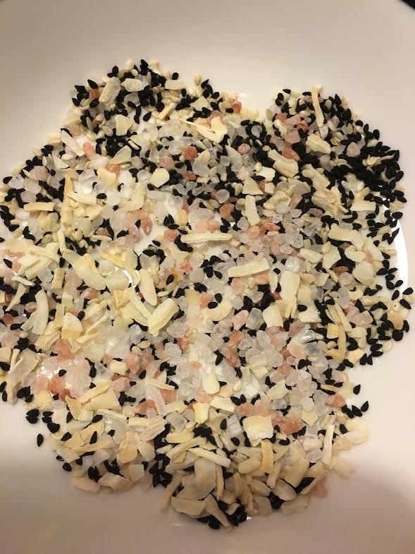 DIY Everything Mix Topping: Perfect for Breadsticks and Challah