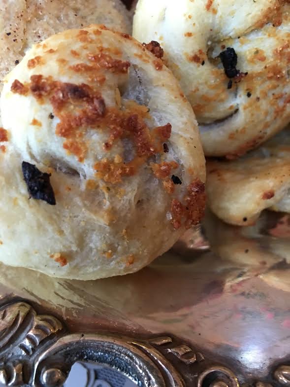 Deliciously Simple Onion and Garlic Rolls