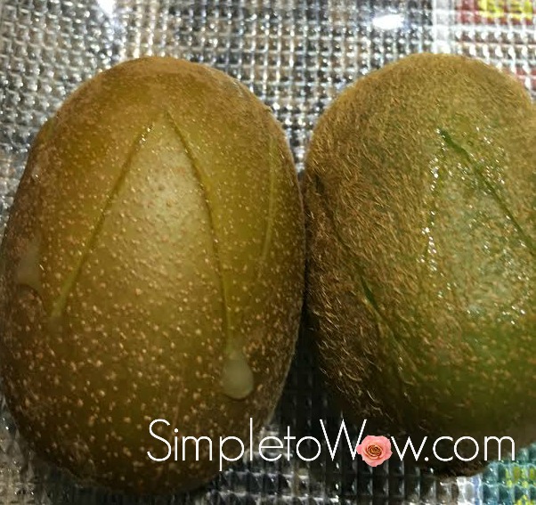 kiwi garnish with notches