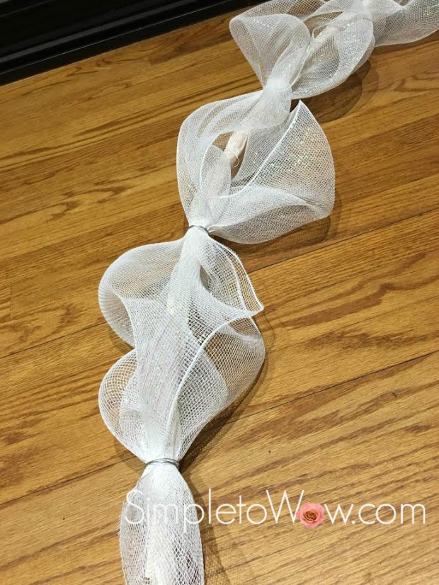 deco-mesh-arches-wired-at-even-intervals