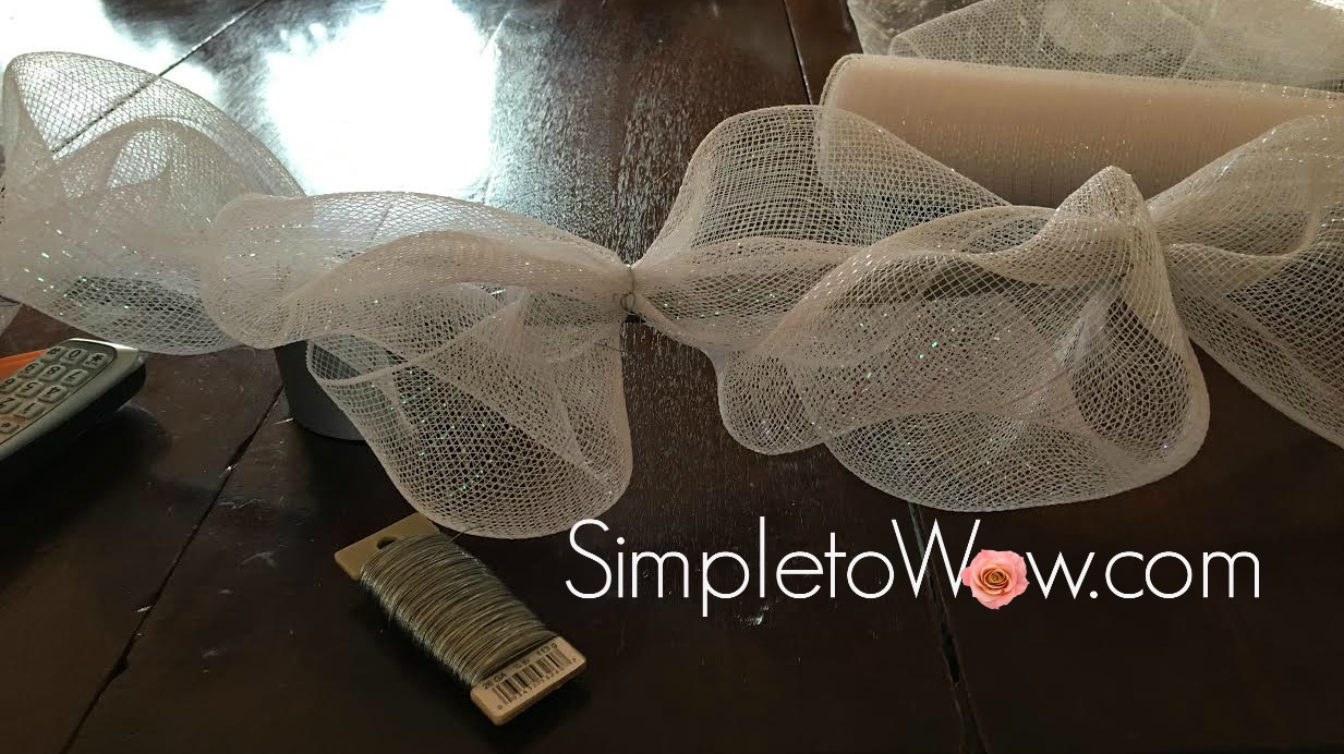 mesh-wedding-arches-mesh-wrapped-around-hula-hoop