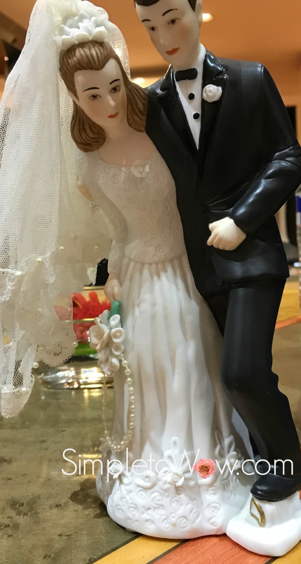 jewish bride and groom breaking glass