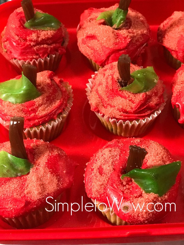 apple cupcakes in carrier.jpg